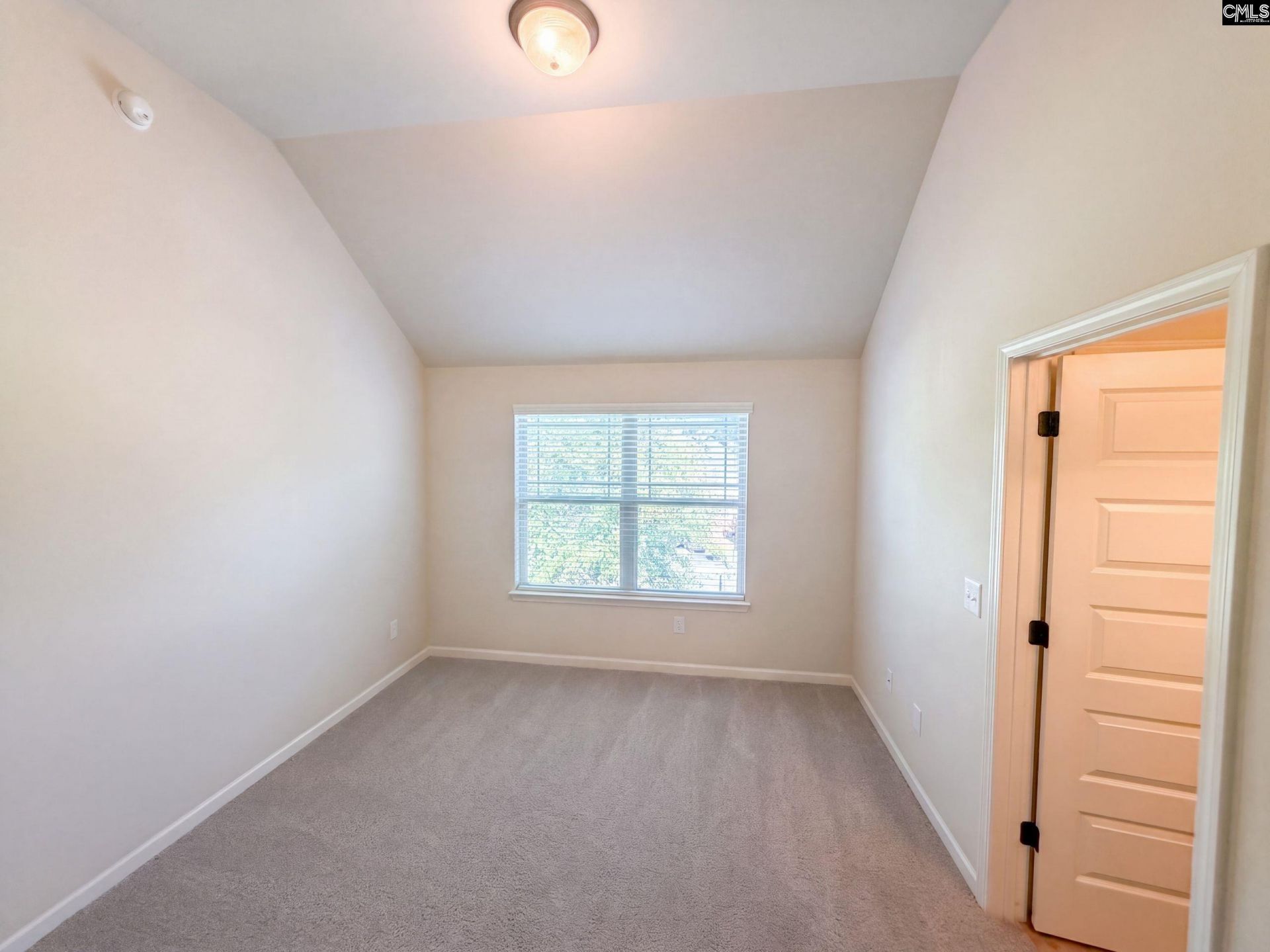 145 Saks Avenue  Photo 25