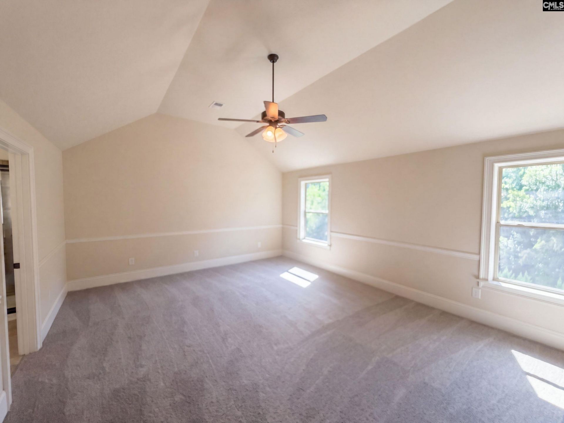 145 Saks Avenue  Photo 27