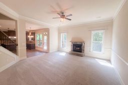 145 Saks Avenue  photo 4