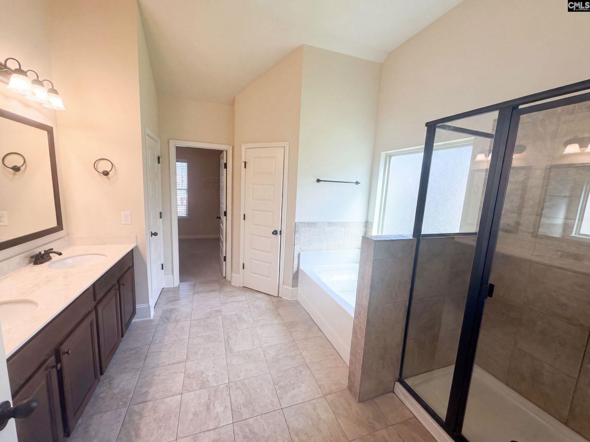 145 Saks Avenue  Photo 32