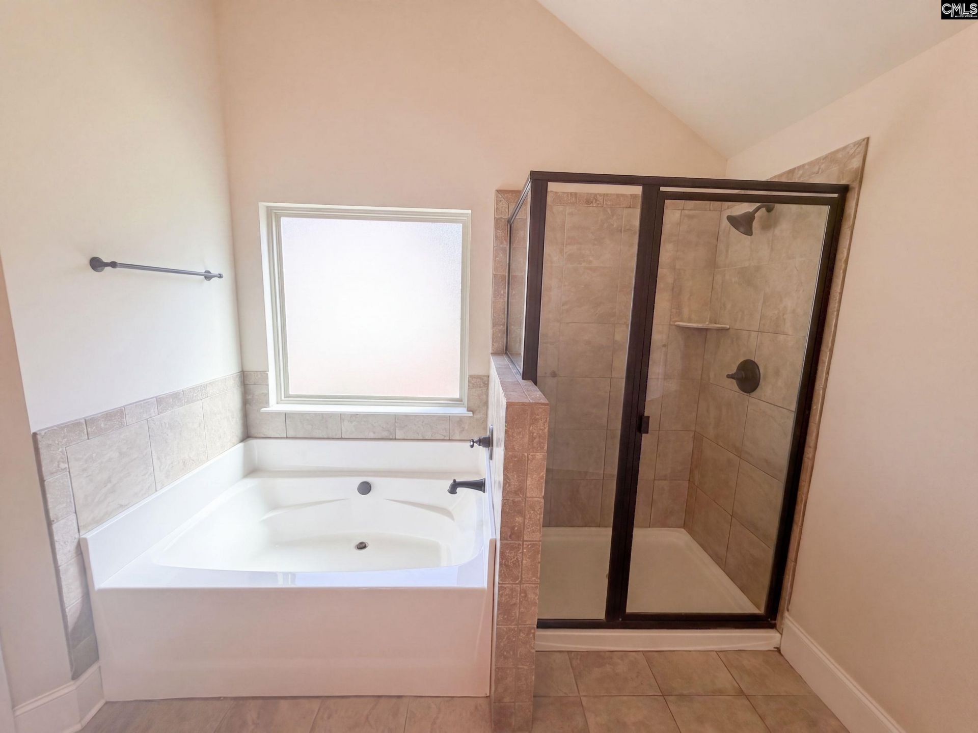 145 Saks Avenue  Photo 33