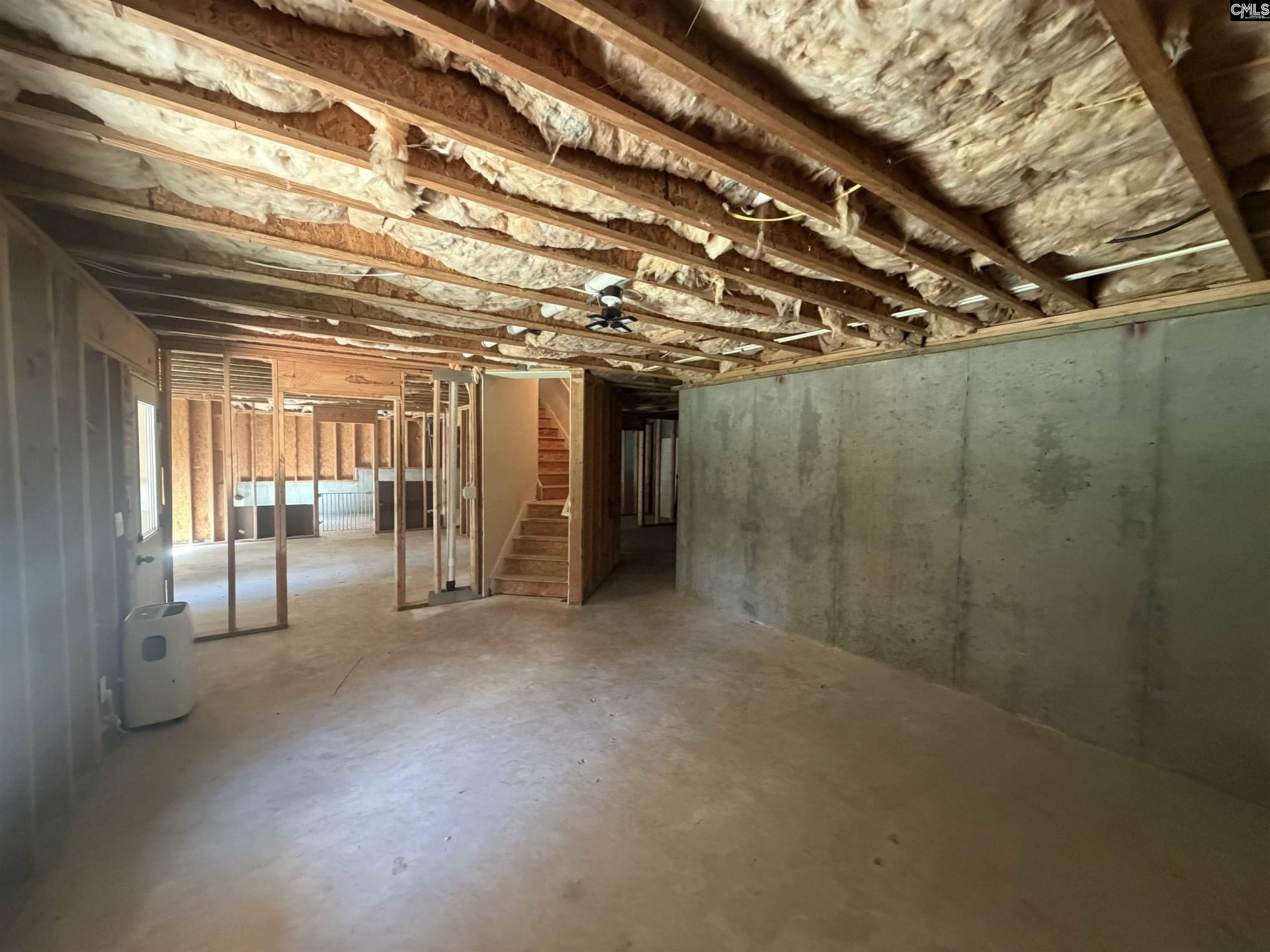 145 Saks Avenue  Photo 39