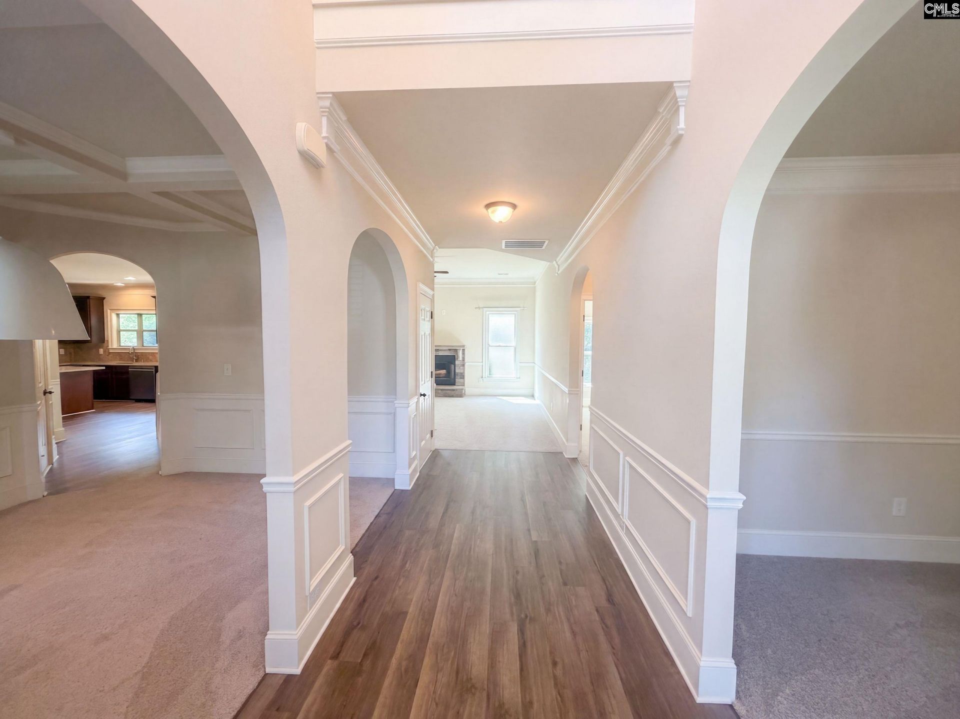 145 Saks Avenue  Photo 6