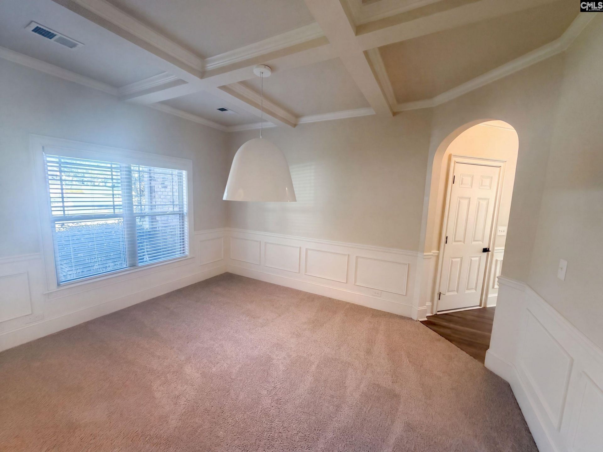 145 Saks Avenue  Photo 8