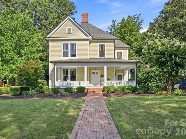 559 N Main Street, Davidson, NC 28036