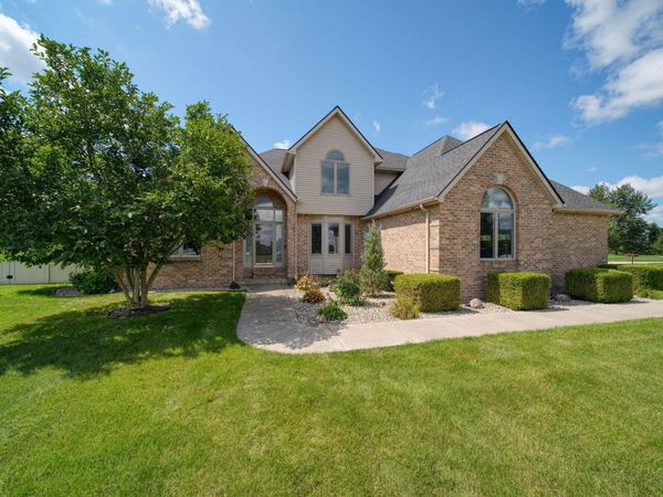1245 Berkshire Court, Adrian, MI 49221