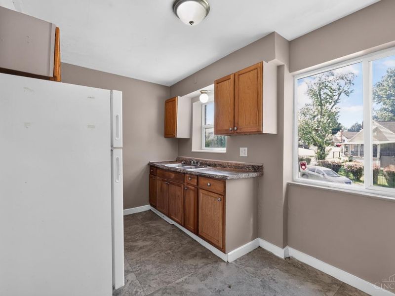 1263 W Galbraith Road, Cincinnati, OH 45231 Photo 11