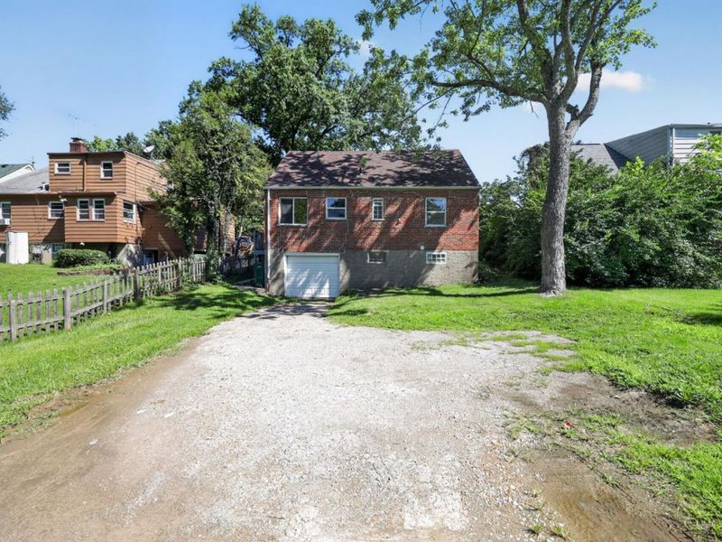 1263 W Galbraith Road, Cincinnati, OH 45231 Photo 2