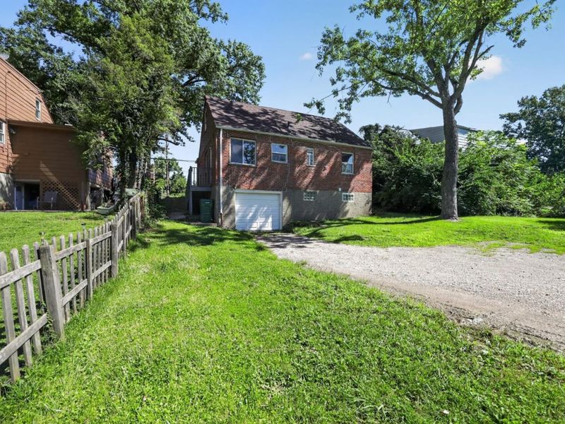 1263 W Galbraith Road, Cincinnati, OH 45231 Photo 3