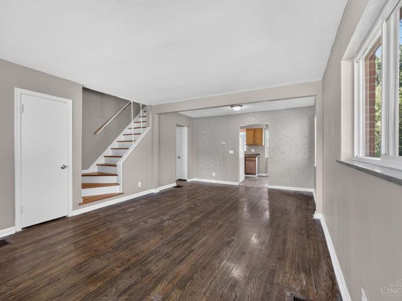 1263 W Galbraith Road, Cincinnati, OH 45231 Photo 9