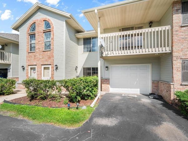 3651 E Barbara COURT, Unit 6, Oak Creek, WI 53154