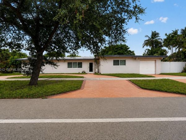 17200 NE 15th Ave , North Miami Beach, FL 33162
