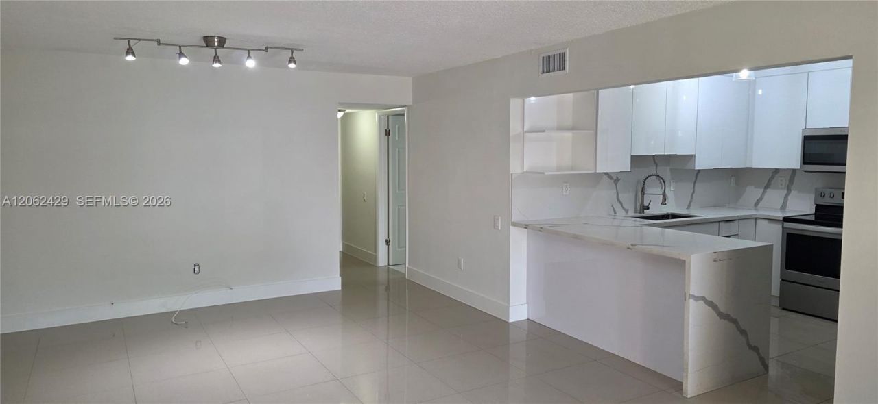6201 SW 116th Pl , Unit D, Miami, FL 33173 Photo