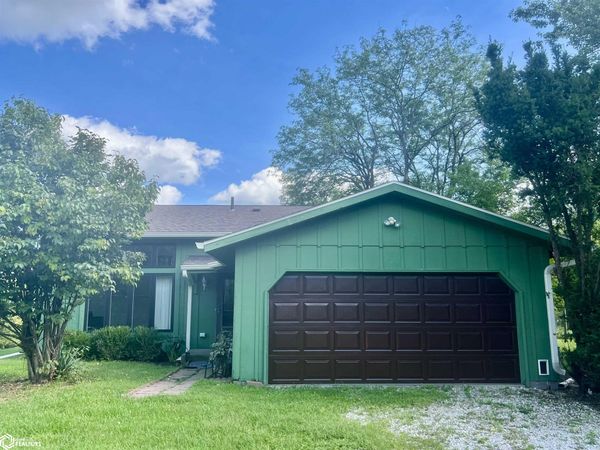 2352 Seven Hills Road, Fairfield, IA 52556