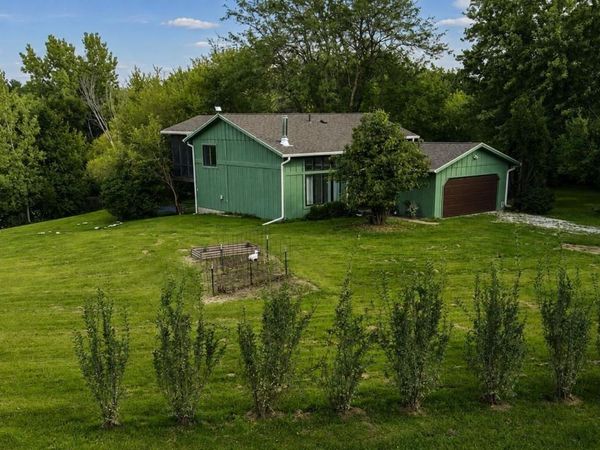 2352 Seven Hills Road, Fairfield, IA 52556