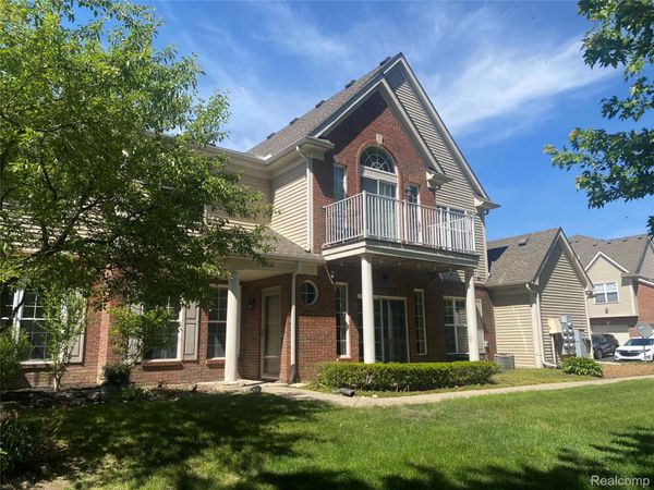 34558 Northrup Drive, Unit 8, Chesterfield Township, Mi 48047
