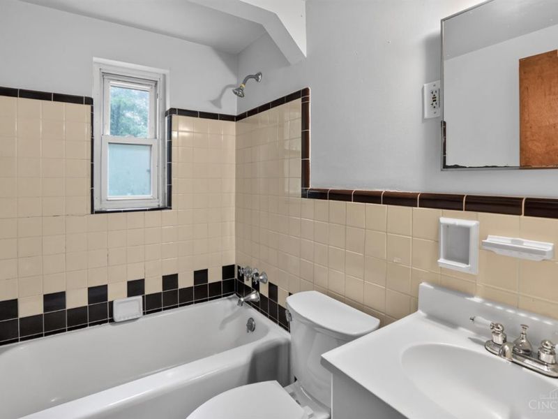 8243 Daly Road, Cincinnati, OH 45231 Photo 20