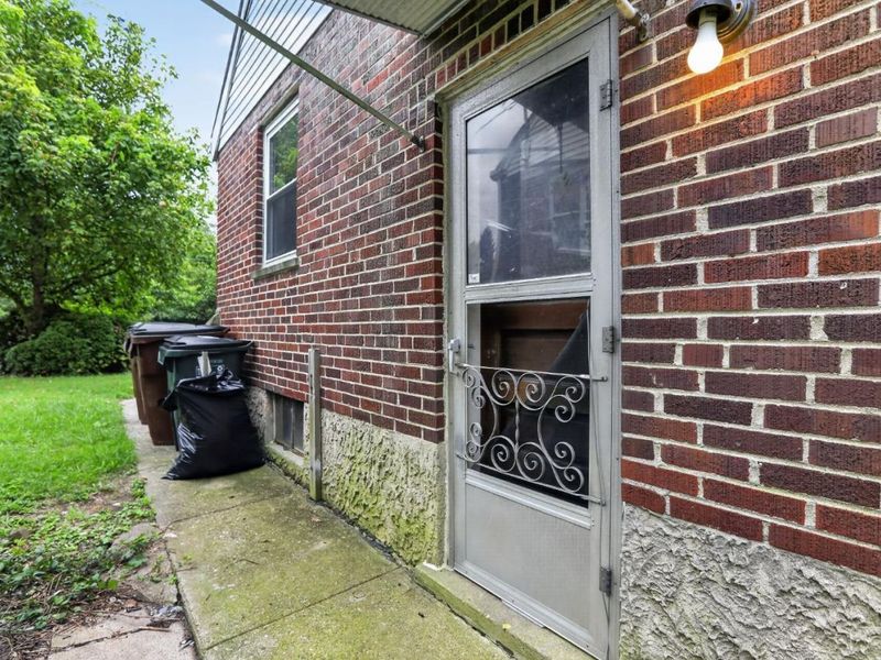 8243 Daly Road, Cincinnati, OH 45231 Photo 4