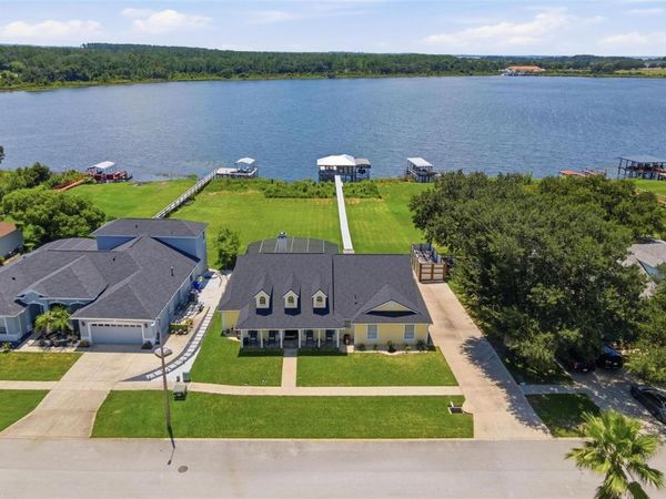 3716 BAYSHORE CIRCLE , TAVARES, FL 32778