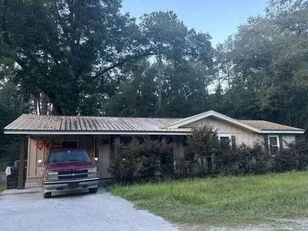 891 Pelham Avenue , Graceville, FL 32440