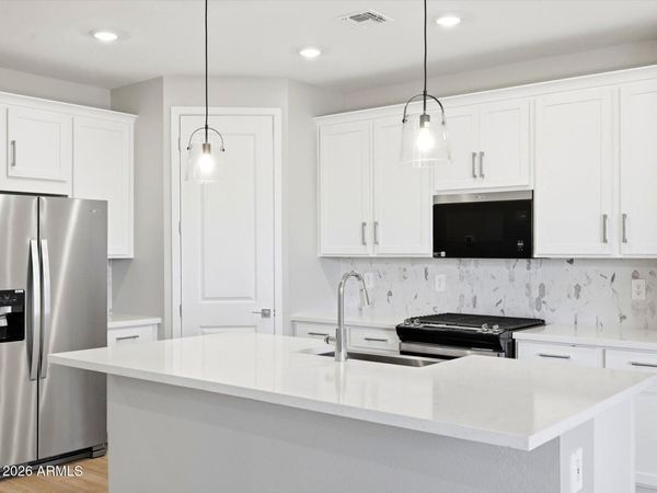 17818 W WASHINGTON Street, Goodyear, AZ 85338