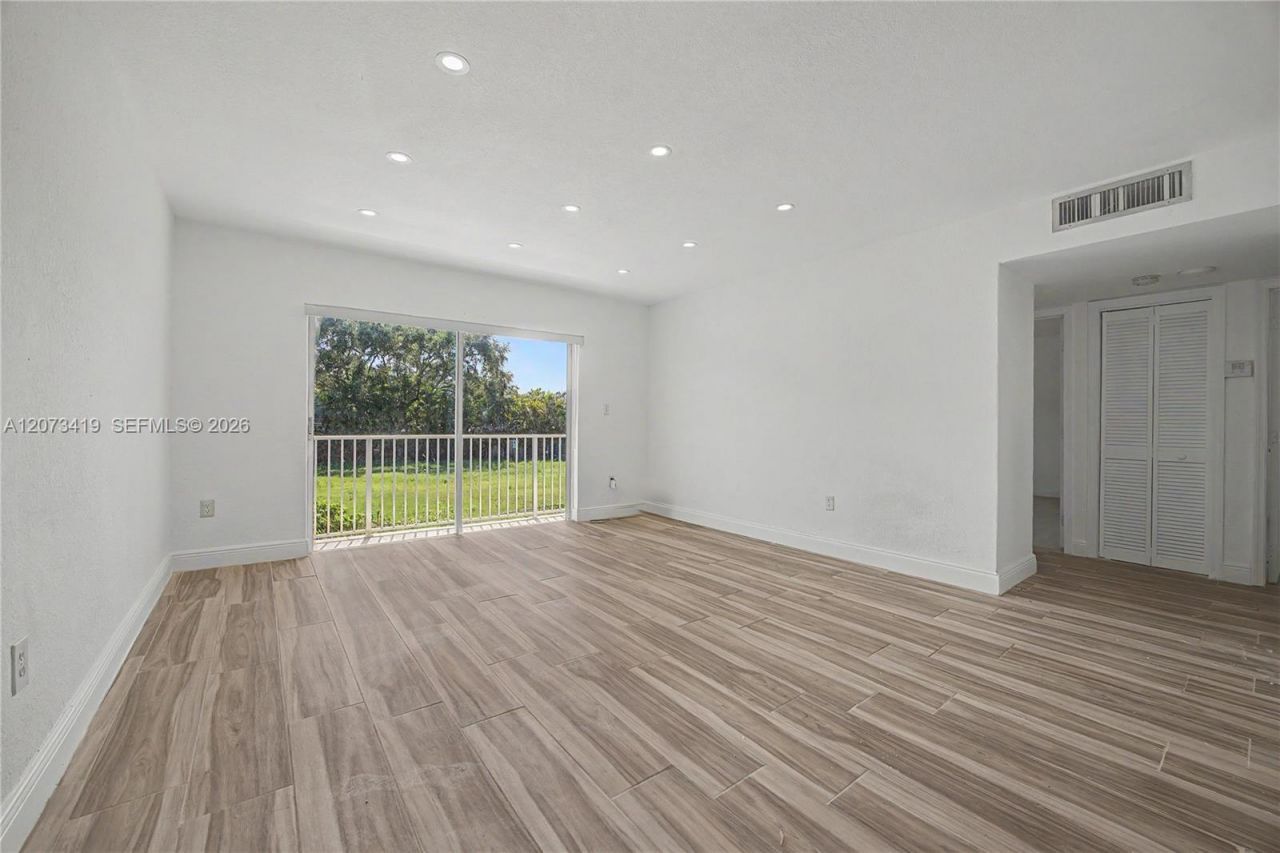 8475 SW 94th St , Unit 224E, Miami, FL 33156 Photo