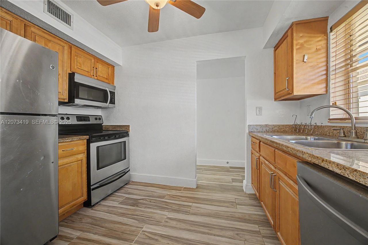 8475 SW 94th St , Unit 224E, Miami, FL 33156 Photo
