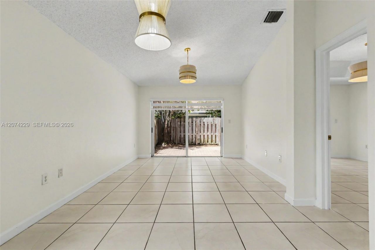 5118 NW 115th Ct , Doral, FL 33178 Photo