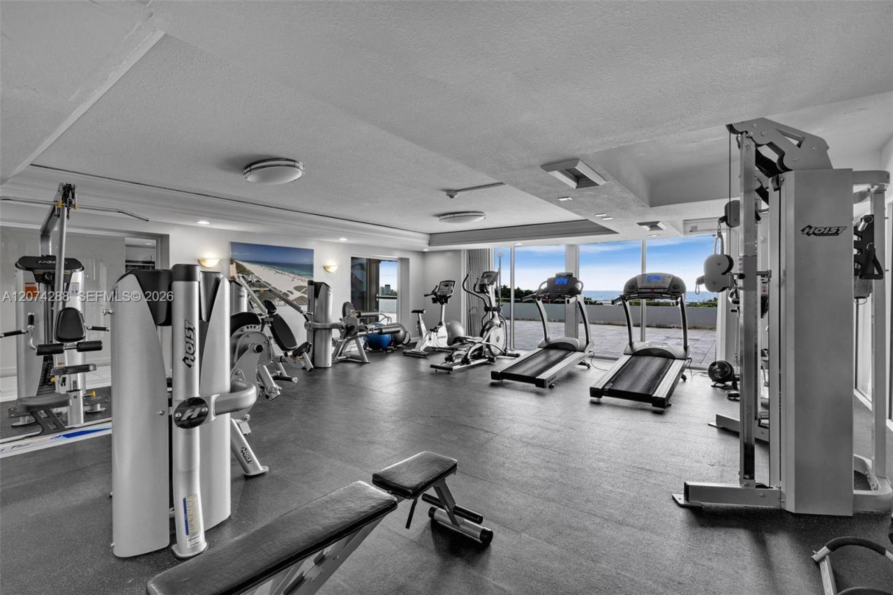 465 Ocean Dr , Unit 512, Miami Beach, FL 33139 Photo