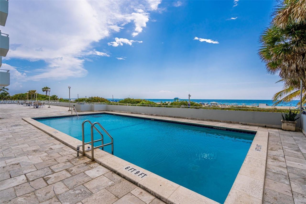465 Ocean Dr , Unit 512, Miami Beach, FL 33139 Photo