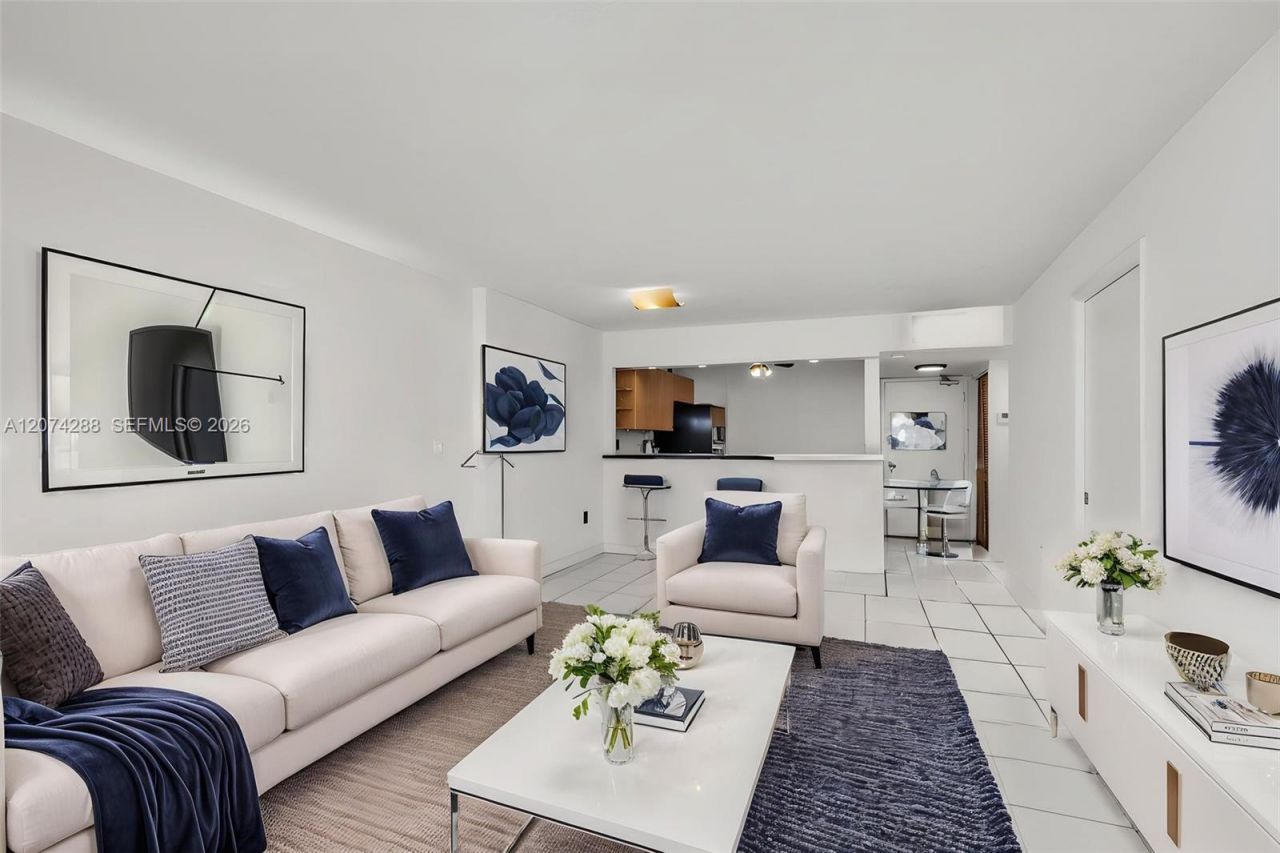 465 Ocean Dr , Unit 512, Miami Beach, FL 33139 Photo