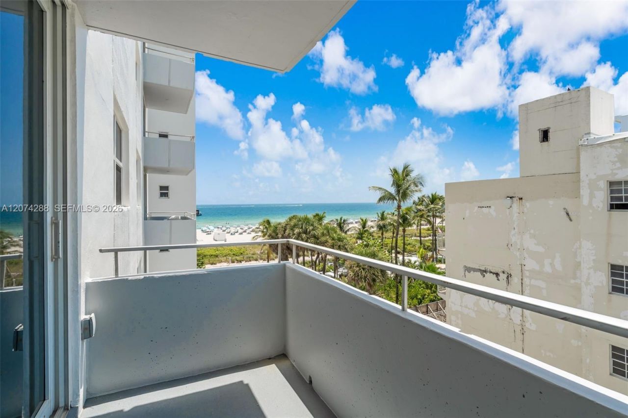 465 Ocean Dr , Unit 512, Miami Beach, FL 33139 Photo