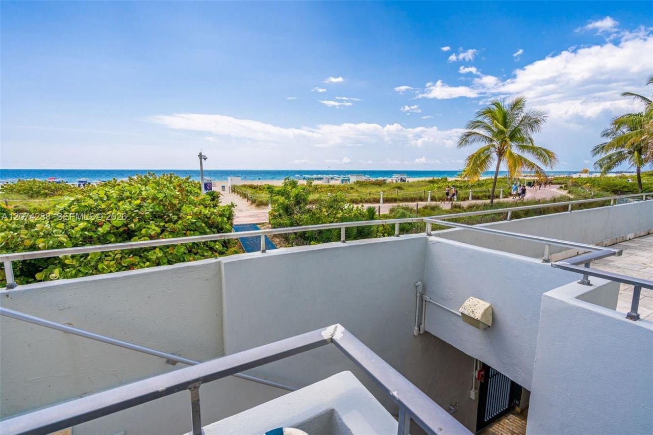 465 Ocean Dr , Unit 512, Miami Beach, FL 33139 Photo