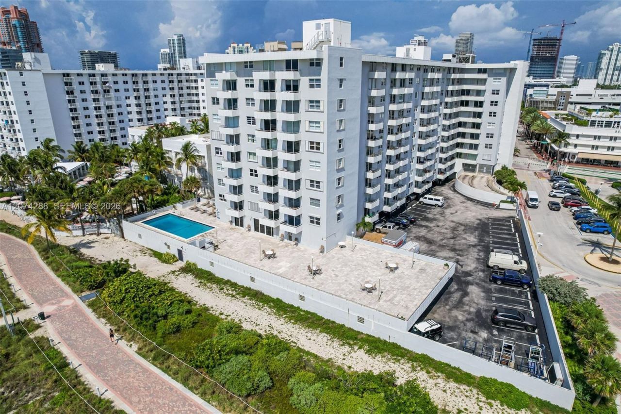 465 Ocean Dr , Unit 512, Miami Beach, FL 33139 Photo