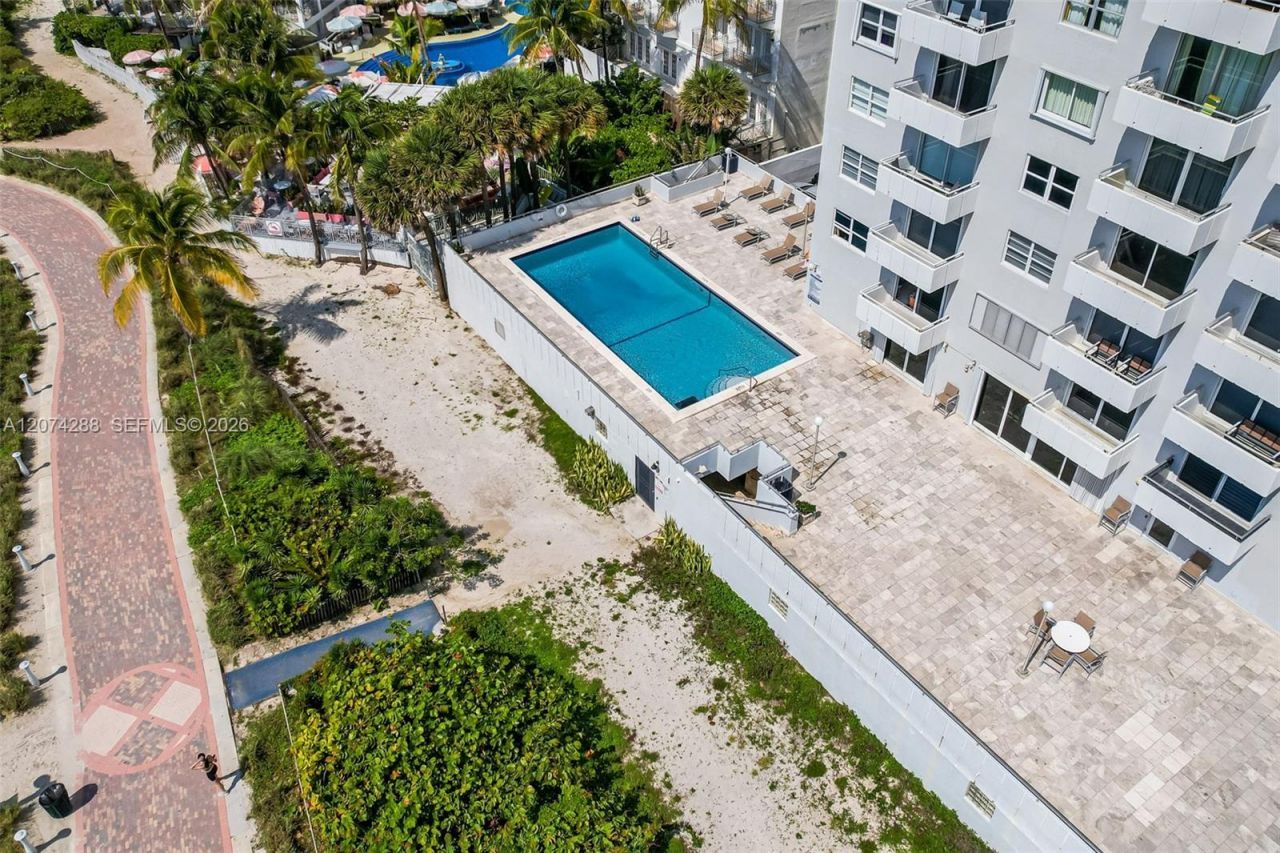 465 Ocean Dr , Unit 512, Miami Beach, FL 33139 Photo