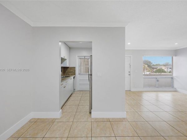 5420 Hollywood Blvd , Unit 208, Hollywood, FL 33021