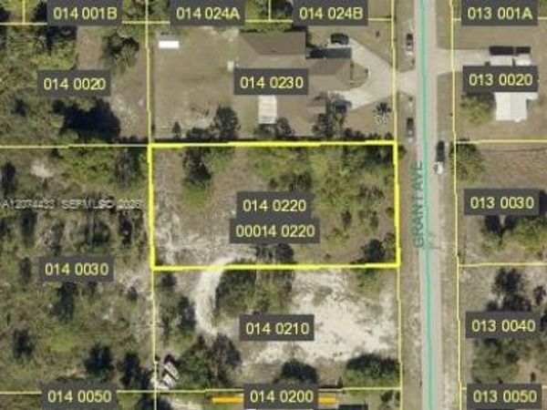 519 Grant Ave , Lehigh Acres, FL 33972