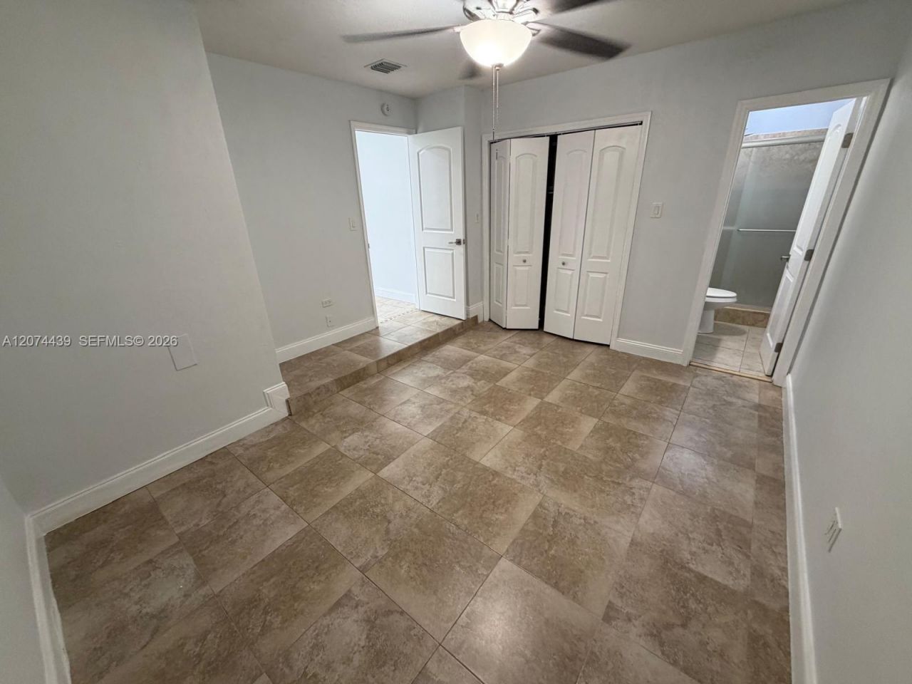 1000 NW 76th Ter, Pembroke Pines, FL 33024 Photo