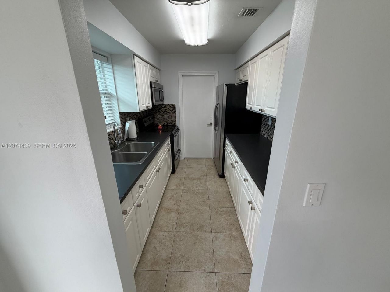 1000 NW 76th Ter, Pembroke Pines, FL 33024 Photo