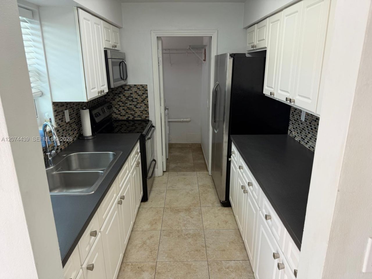 1000 NW 76th Ter, Pembroke Pines, FL 33024 Photo