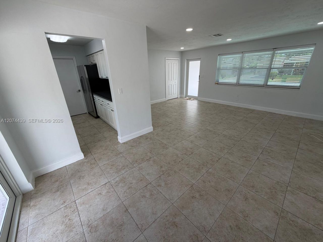 1000 NW 76th Ter, Pembroke Pines, FL 33024 Photo