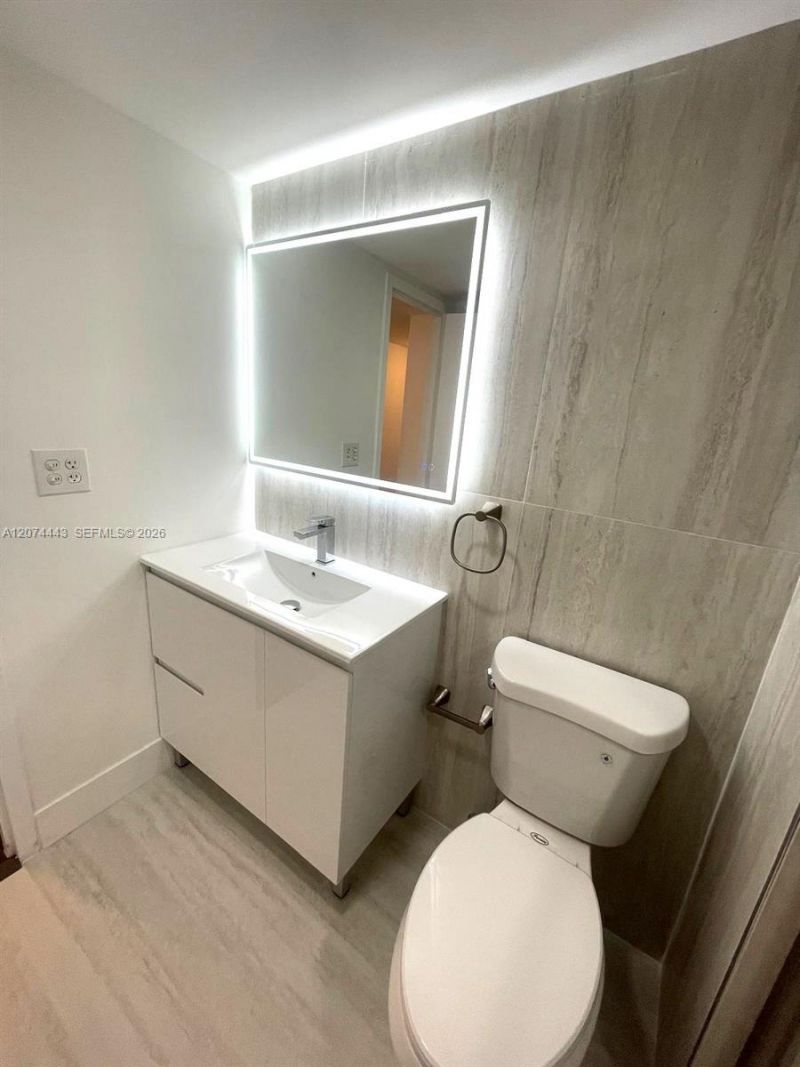 2450 NE 135th St, Unit 209, North Miami, FL 33181 Photo