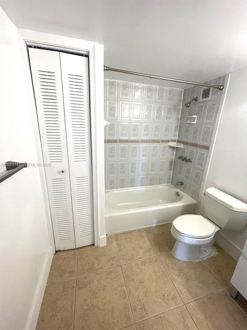 2450 NE 135th St, Unit 209, North Miami, FL 33181 Photo