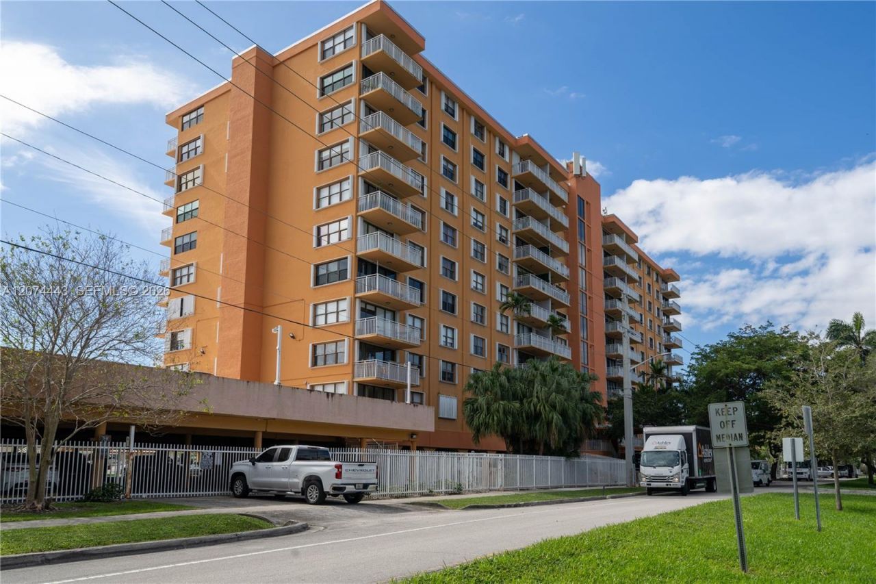 2450 NE 135th St, Unit 209, North Miami, FL 33181 Photo
