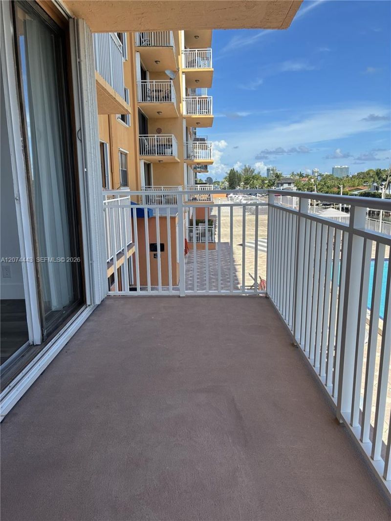 2450 NE 135th St, Unit 209, North Miami, FL 33181 Photo