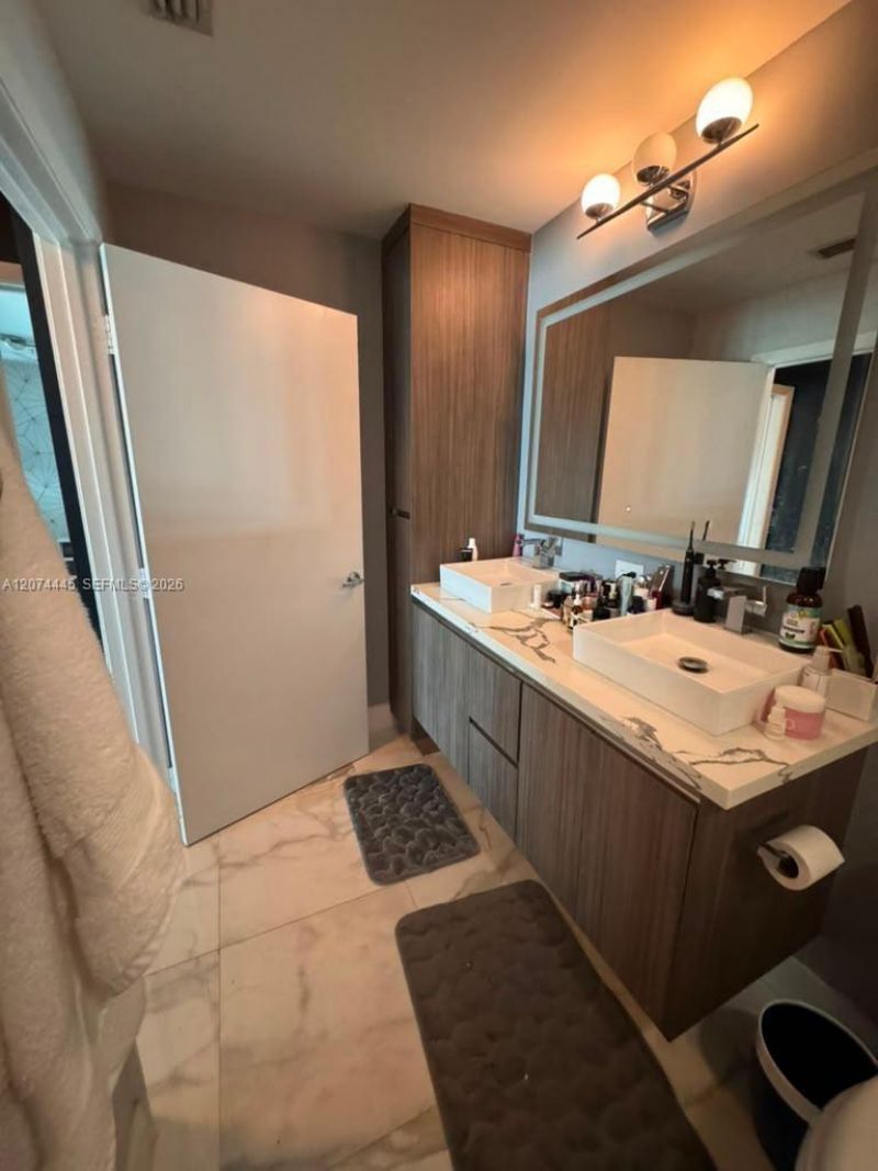 1900 N Bayshore Dr, Unit 2308, Miami, FL 33132 Photo