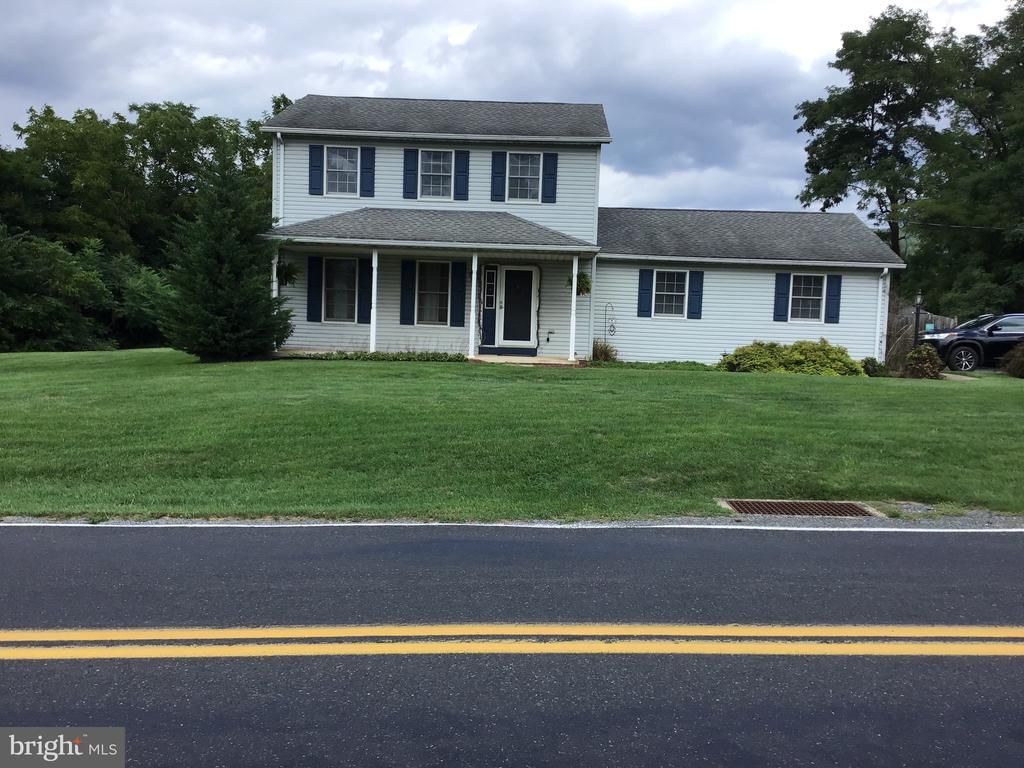 8895 MENTZER GAP ROAD, WAYNESBORO, PA 17268