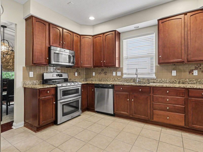 680 Granite Drive, Westerville, OH 43082 Photo 6