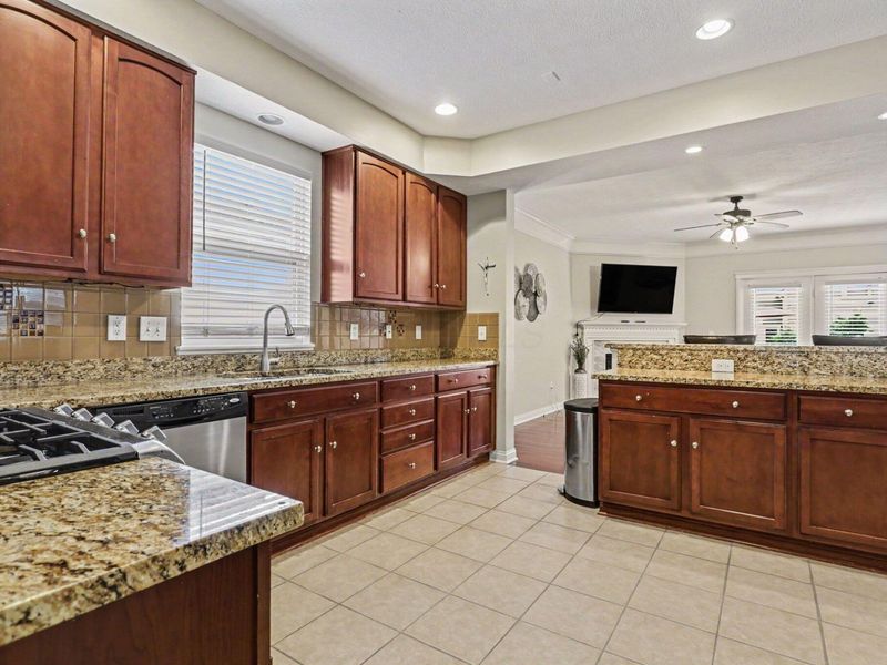680 Granite Drive, Westerville, OH 43082 Photo 7