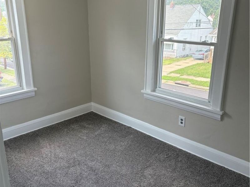 818 Saxon Avenue, Akron, OH 44314 Photo 6